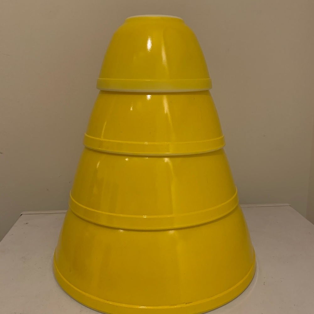 Vintage Pyrex Bright Yellow Mixing Bowl Set